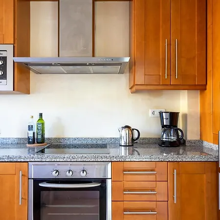Golfer's Quiet Flat In By Costarentals - Ref 104